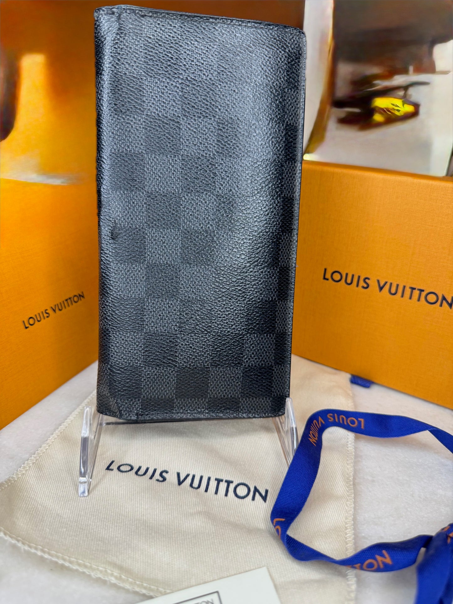 Louis Vuitton Brazza Bifold Black Damier Graphite Wallet (Pre-owned)-Unisex