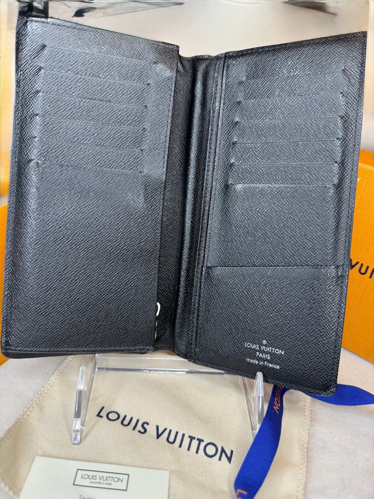 Louis Vuitton Brazza Bifold Black Damier Graphite Wallet (Pre-owned)-Unisex